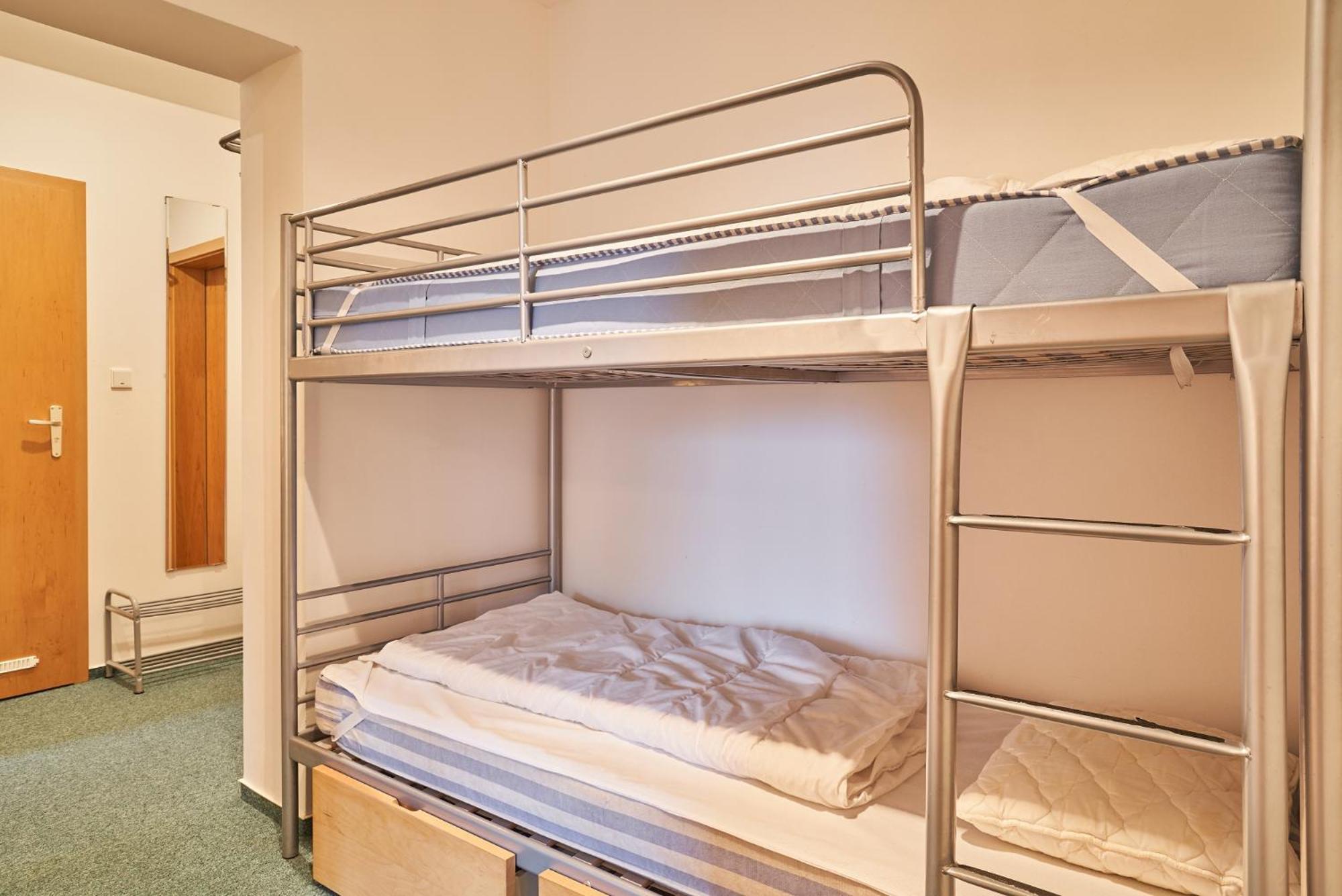 Poustevnik Apartment *