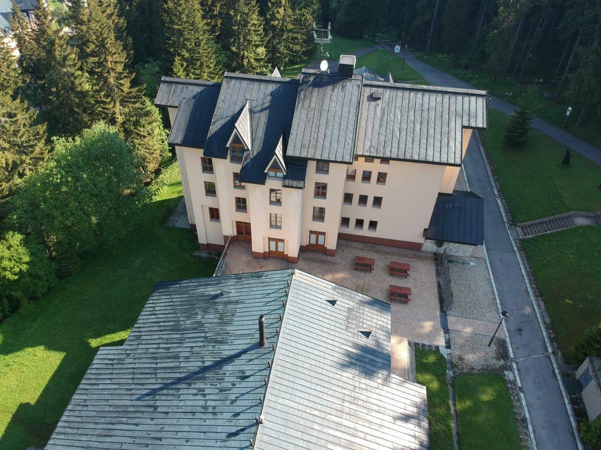 Poustevnik Apartment *